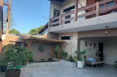 Casa para venda em Jardim Simus de 300.00m² com 3 Quartos, 1 Suite e 4 Garagens
