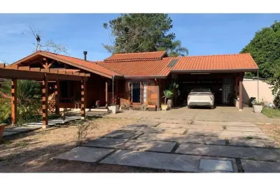 Chácara para venda em Taboão de 250.00m² com 2 Quartos, 2 Suites e 4 Garagens