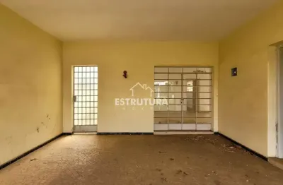 Casa para venda em Jardim Donângela de 250.00m² com 3 Quartos, 1 Suite e 4 Garagens