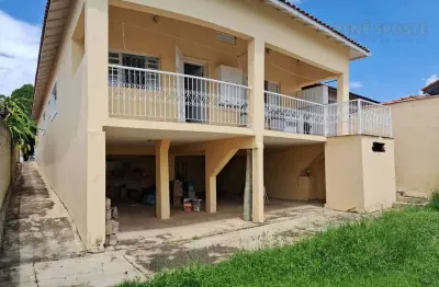 Casa para venda em Mariluz de 174.00m² com 3 Quartos, 1 Suite e 2 Garagens