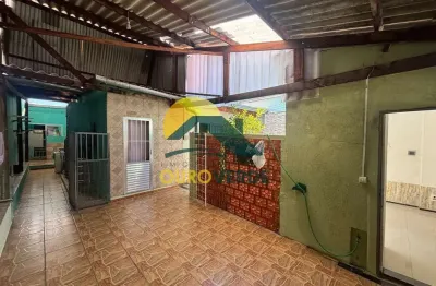 Casa para venda em Dic V (conjunto Habitacional Chico Mendes) de 130.00m² com 3 Quartos, 1 Suite e 2 Garagens