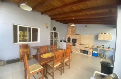 Casa para venda em Medeiros de 175.00m² com 4 Quartos, 1 Suite e 1 Garagem