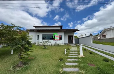 Casa para alugar em Centro de 288.00m² com 4 Quartos, 1 Suite e 8 Garagens