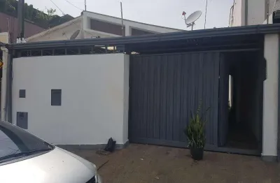 Casa para alugar em Parque Industrial de 250.00m² com 3 Quartos, 1 Suite e 2 Garagens