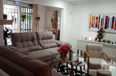 Casa para venda em Jardim Samambaia de 213.00m² com 5 Quartos, 3 Suites e 2 Garagens