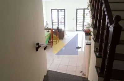 Sobrado para venda em Jardim Santa Mena de 149.00m² com 3 Quartos, 1 Suite e 2 Garagens