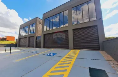 Galpão / Depósito / Armazém para alugar em Centro de 211.00m² com 4 Garagens