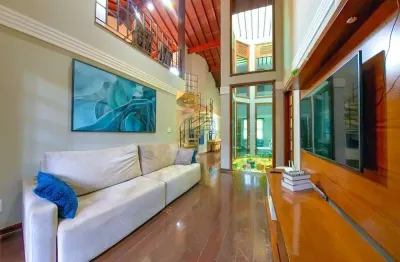 Casa para venda em Centro de 339.00m² com 4 Quartos, 4 Suites e 4 Garagens