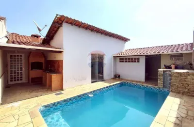 Casa para venda em Jardim Cristina de 130.00m² com 2 Quartos e 3 Garagens