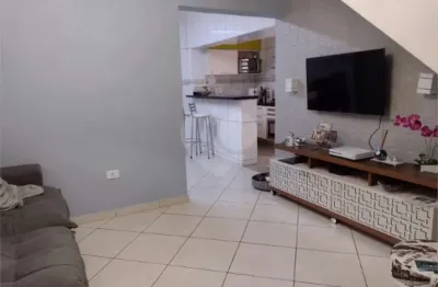 Sobrado para venda em São José de 113.00m² com 2 Quartos e 1 Garagem