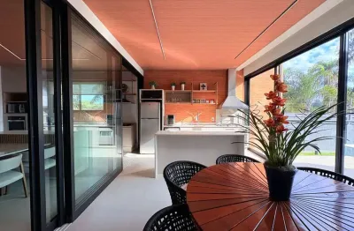 Casa de Condomínio para venda em Condomínio Querencia de 320.00m² com 4 Quartos, 3 Suites e 6 Garagens