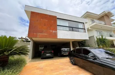 Casa de Condomínio para venda em Condomínio Reserva Colonial de 305.00m² com 4 Quartos, 4 Suites e 6 Garagens