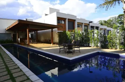 Casa de Condomínio para venda em Chácaras Silvania de 140.00m² com 3 Quartos, 3 Suites e 2 Garagens