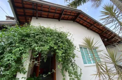 Casa para venda em Parque Nova Suiça de 179.00m² com 3 Quartos, 1 Suite e 2 Garagens