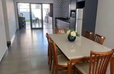 Casa para venda em Jardim Santa Helena de 161.00m² com 3 Quartos, 1 Suite e 2 Garagens