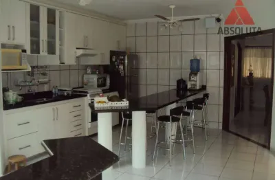 Casa para venda em Campo Limpo de 150.00m² com 3 Quartos, 1 Suite e 2 Garagens