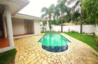 Casa para venda em Bosque de 299.00m² com 4 Quartos, 2 Suites e 4 Garagens