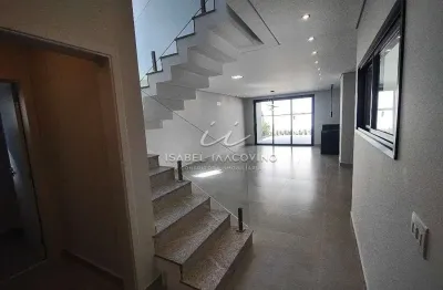 Casa para venda em Bosque de 250.00m² com 3 Quartos, 3 Suites e 4 Garagens