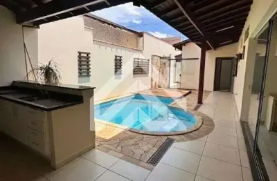 Casa de Condomínio para venda e aluguel em Jardim Esmeralda de 140.00m² com 2 Quartos, 1 Suite e 2 Garagens