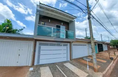 Sobrado para venda em Jardim Alto Da Colina de 173.00m² com 4 Quartos, 4 Suites e 2 Garagens