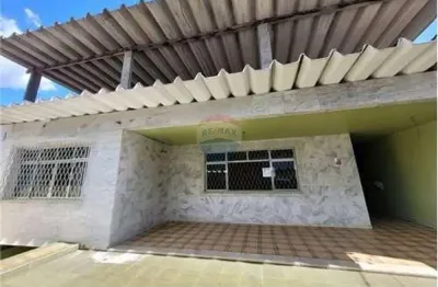 Casa para venda em Tanque de 286.00m² com 4 Quartos, 1 Suite e 6 Garagens