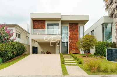 Casa de Condomínio para venda em Tamboré de 367.00m² com 4 Quartos, 4 Suites e 4 Garagens