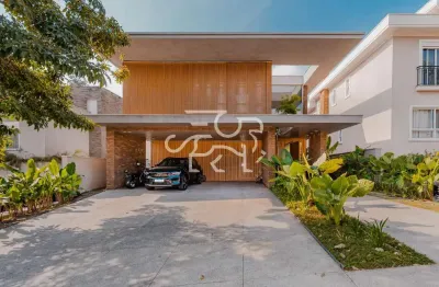 Casa de Condomínio para venda em Tamboré de 501.00m² com 4 Quartos, 4 Suites e 6 Garagens