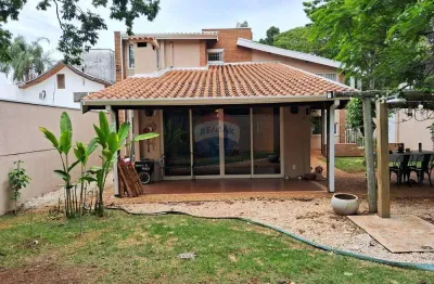 Casa para venda em Parque Taquaral de 380.00m² com 4 Quartos, 1 Suite e 2 Garagens