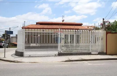 Casa para venda em Jardim Simus de 215.55m² com 3 Quartos, 3 Suites e 4 Garagens