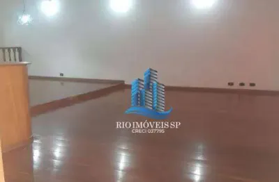 Sobrado para venda em Santa Maria de 296.00m² com 4 Quartos, 1 Suite e 5 Garagens