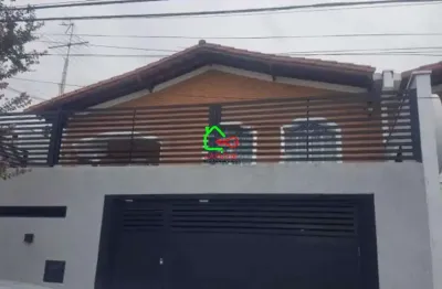 Casa para venda e aluguel em Centro de 221.00m² com 3 Quartos, 1 Suite e 3 Garagens