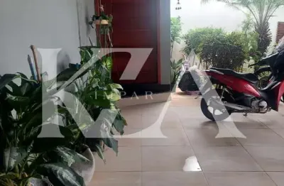 Casa para venda em Residencial Girassol de 250.00m² com 3 Quartos, 1 Suite e 2 Garagens
