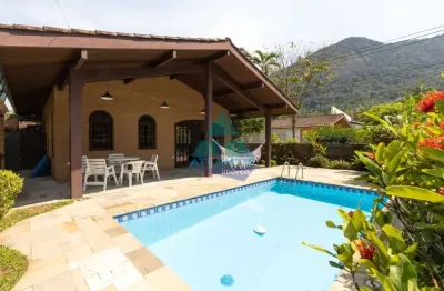 Casa para venda em Condomínio Pedra Verde de 220.00m² com 6 Quartos, 6 Suites e 1 Garagem