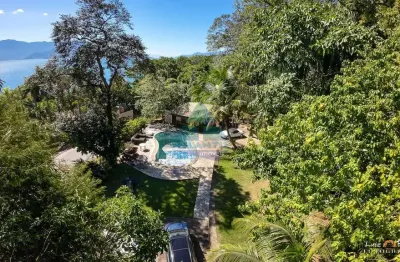 Casa para venda em Ilhabela de 1980.00m² com 4 Quartos, 1 Suite e 6 Garagens