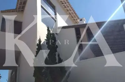 Casa para venda em Jardim Caçula de 180.00m² com 3 Quartos, 1 Suite e 5 Garagens