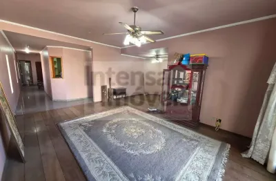 Apartamento para venda em Centro de 168.00m² com 3 Quartos, 1 Suite e 2 Garagens