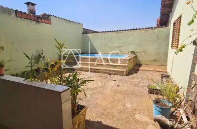 Casa para venda em Antônio Marincek de 250.00m² com 3 Quartos e 2 Garagens