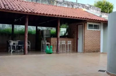 Sobrado para venda em Centro de 373.00m² com 4 Quartos, 2 Suites e 2 Garagens