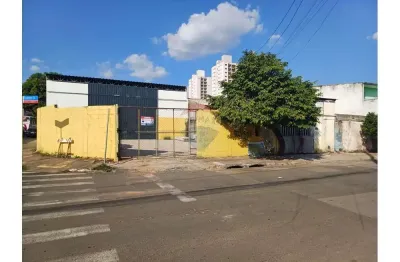 Galpão / Depósito / Armazém para venda em Jardim Amanda I de 200.00m² com 4 Garagens