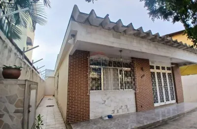 Casa para venda em Vila Valqueire de 435.00m² com 4 Quartos, 1 Suite e 5 Garagens
