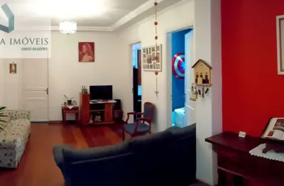 Casa para venda em Bosque Da Saúde de 740.00m² com 4 Quartos e 3 Garagens