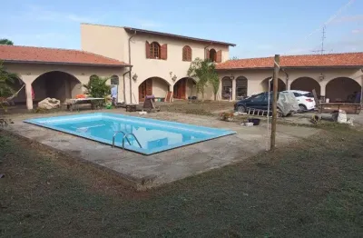 Casa para venda em Cidade Universitária de 450.00m² com 7 Quartos, 2 Suites e 6 Garagens