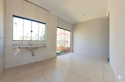 Casa para venda em Parque Das Árvores de 50.00m² com 2 Quartos e 1 Garagem