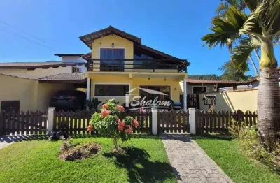 Sobrado para venda em Massaguaçu de 237.00m² com 3 Quartos, 1 Suite e 2 Garagens