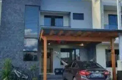 Sobrado para venda em Vila Glória de 165.00m² com 4 Quartos, 1 Suite e 3 Garagens