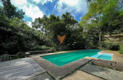 Casa para venda em Chácara Do Refúgio de 380.00m² com 3 Quartos, 3 Suites e 4 Garagens