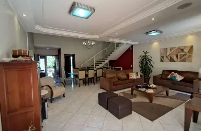 Casa para venda em Nova Piracicaba de 364.00m² com 5 Quartos, 3 Suites e 4 Garagens