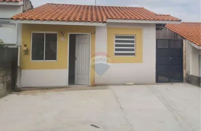 Casa de Condomínio para venda em Quintais Do Imperador de 49.00m² com 2 Quartos e 2 Garagens