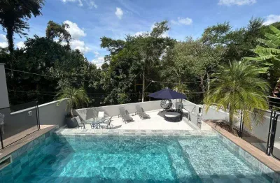 Casa de Condomínio para venda em Granja Viana Ii de 302.00m² com 3 Quartos, 3 Suites e 2 Garagens