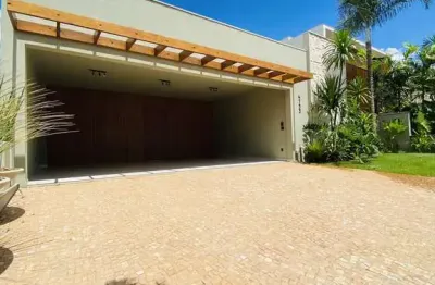 Casa para venda em Villa São Vicente de 238.00m² com 3 Quartos, 3 Suites e 4 Garagens